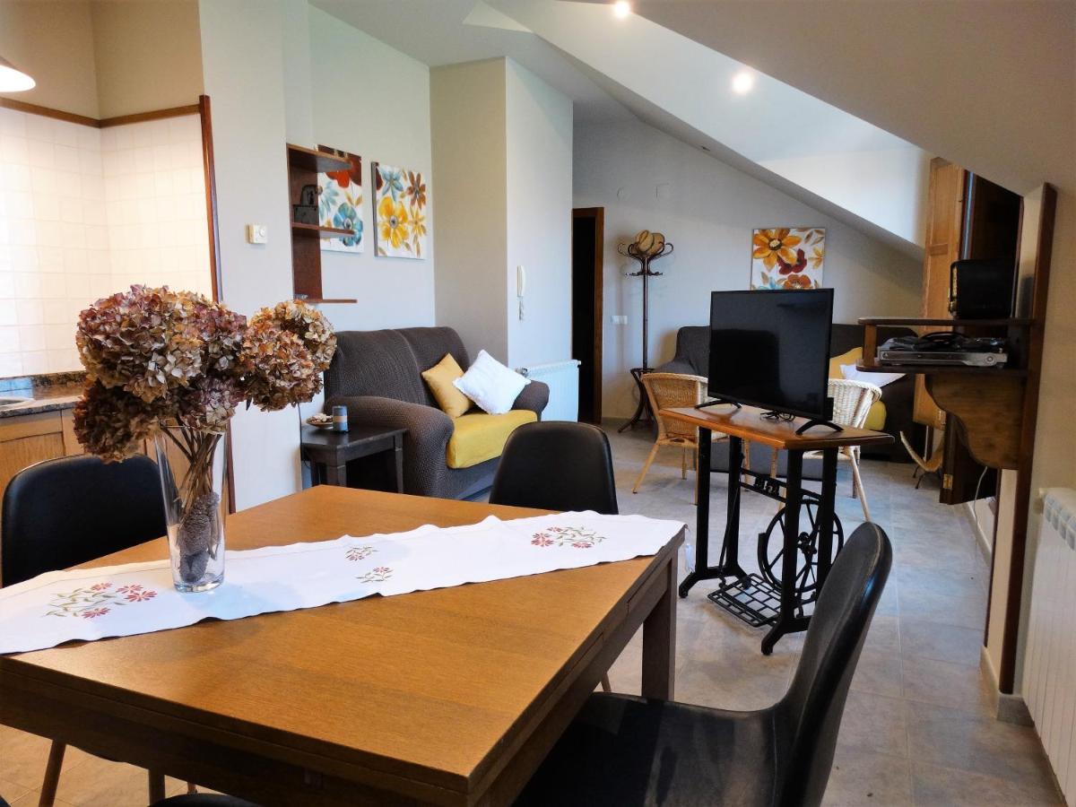 Apartamentos La Cruz De Paderne Navia Eksteriør bilde